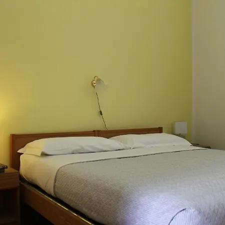 Piccolo Nuova Gestione Hotel 2*