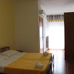 Piccolo Nuova Gestione Otel 2*