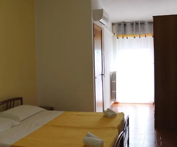 Piccolo Nuova Gestione Hotel 2*